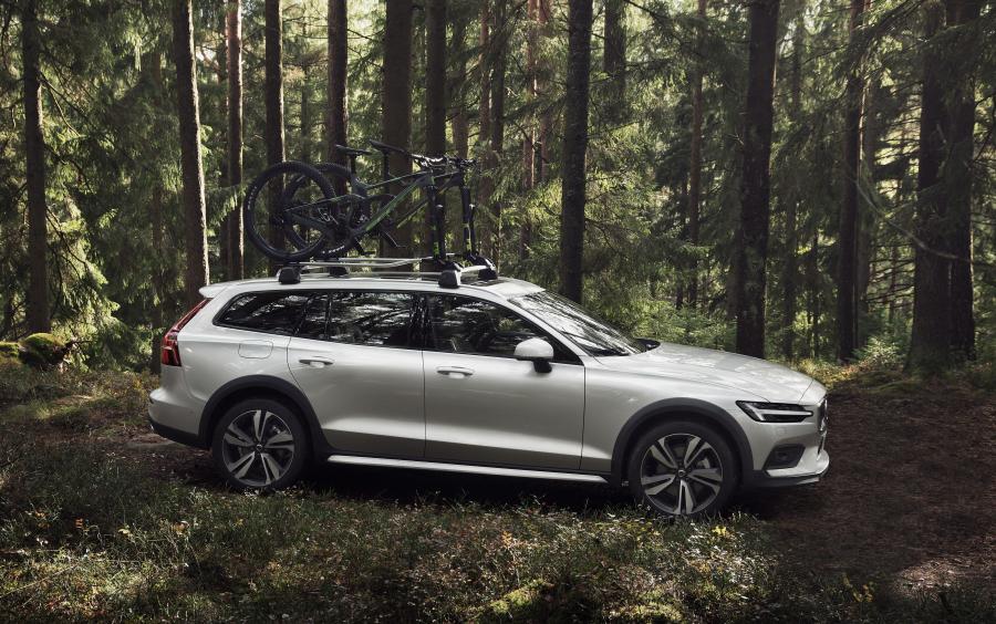  Volvo V60 T5 Cross Country 2018 года  (WW) (фото 19 из 44)